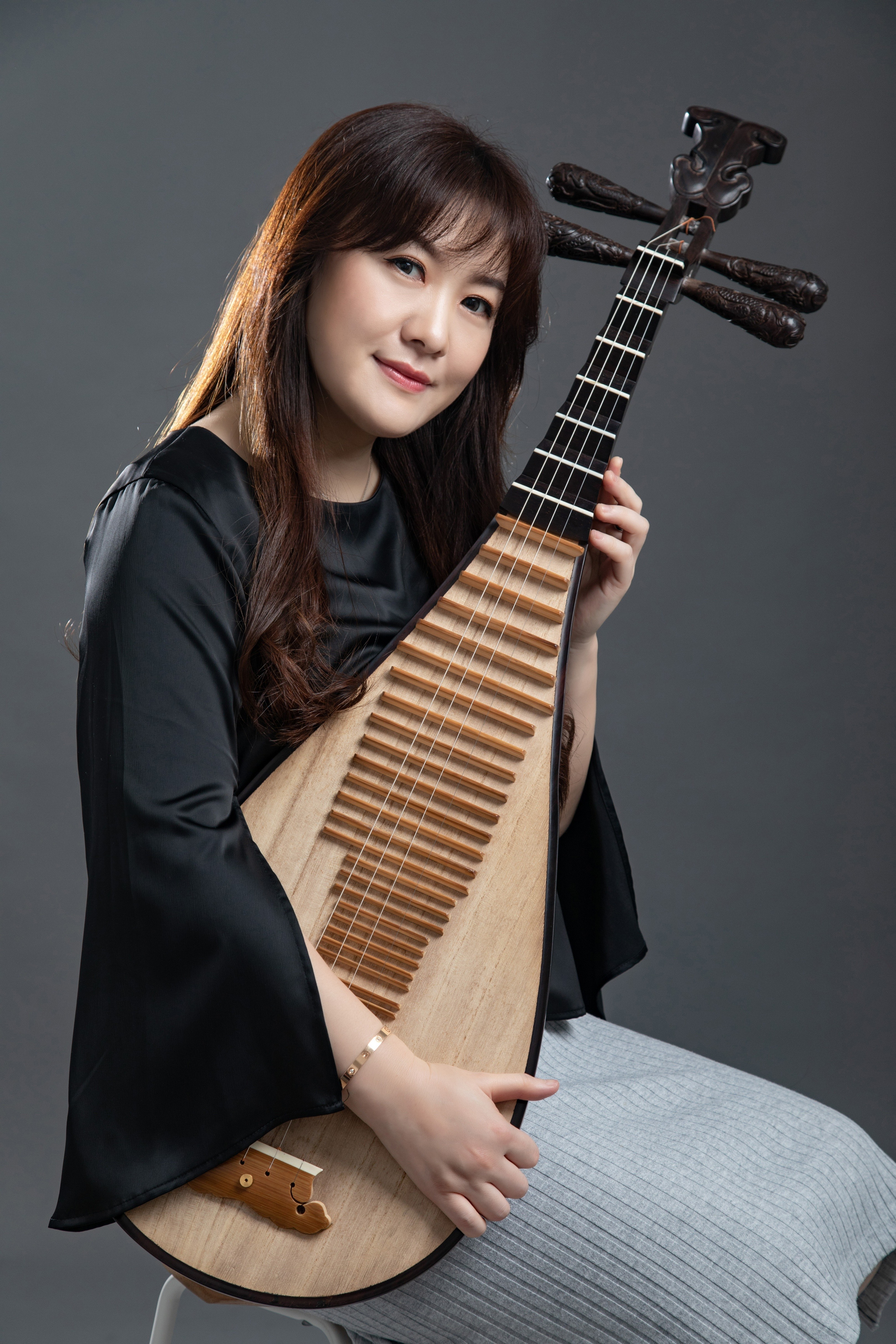 張瑩女士